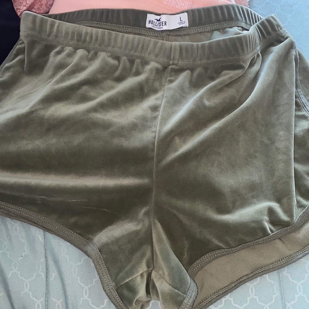 hollister velvet sweat shorts